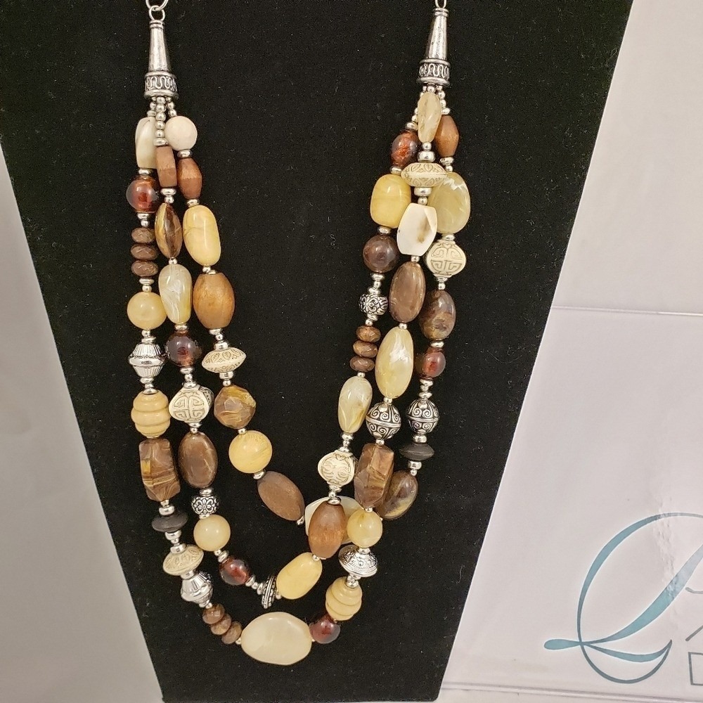 Premier Designs SUNDANCE Necklace Faux Wood Stone Leather Mixed Media Acrylic